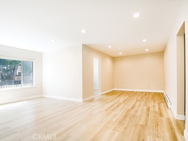 Photo - 2027 Vista Del Mar Ave Unit 2