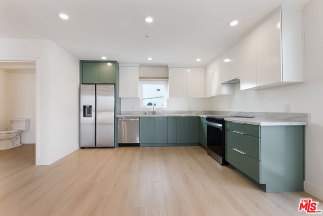 Photo - 8561 Belmont St Unit 8