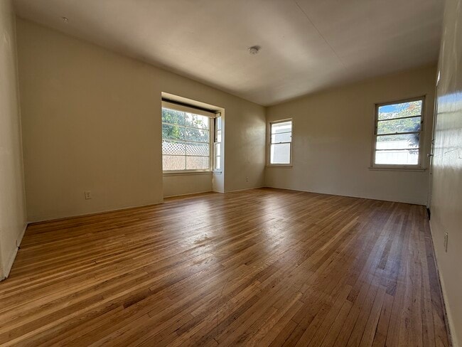 Photo - 6627 Farmdale Ave Unit 6627 Farmdale Ave