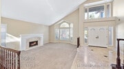 Photo - 22322 Cairnloch St