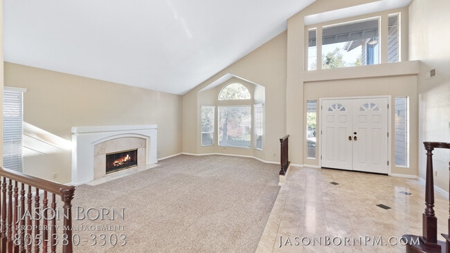 Photo - 22322 Cairnloch St