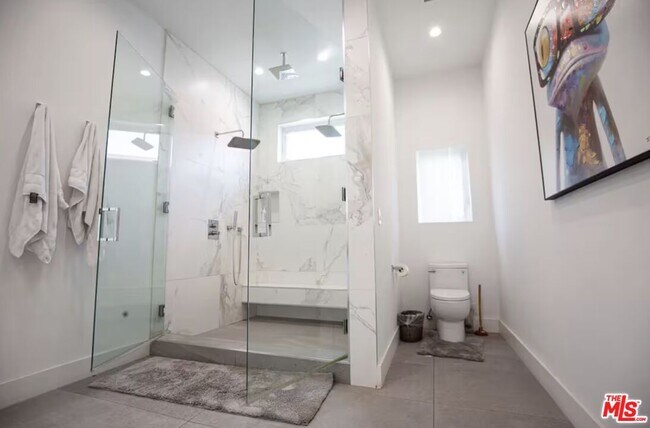 Photo - 1420 Stearns Dr