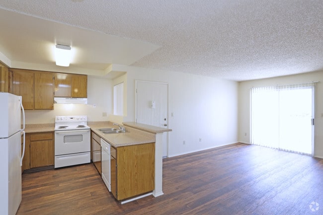 2BR, 1 BA - 852 SF - Greenbrier Apartments