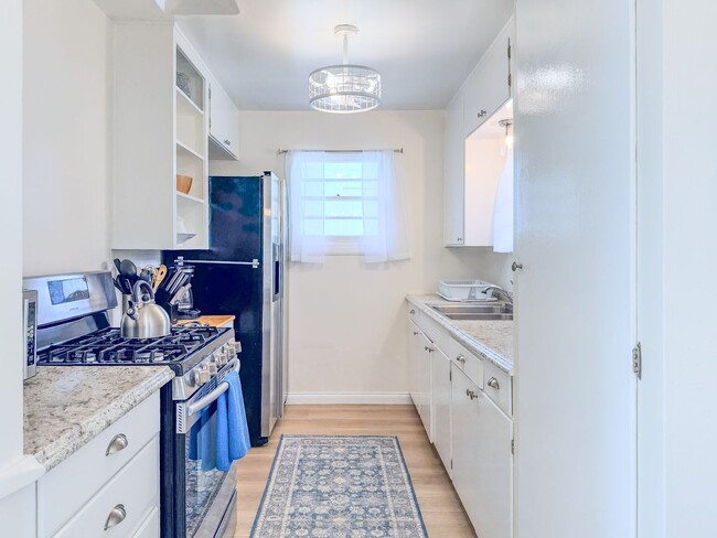 Photo - 1015 Bath Ln