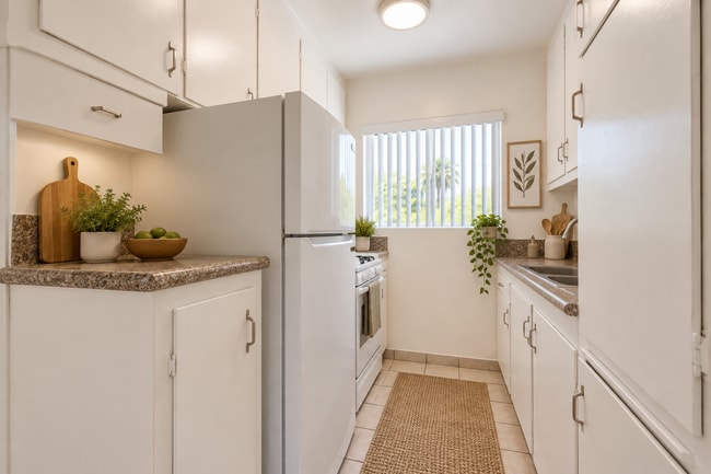 Building Photo - 2431 S Ridgeley Dr Unit 10