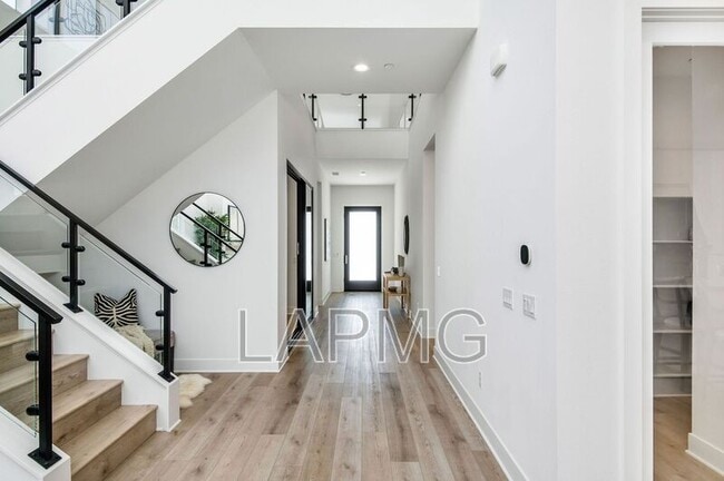 Photo - 20601 Overlook Ct