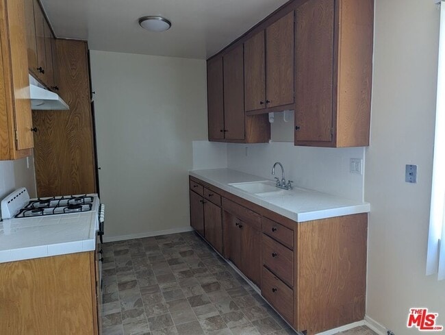 Photo - 1365 Orange Grove Ave