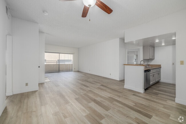 2BR, 2BA - 1,050SF - Living Room - 14400 Dickens St