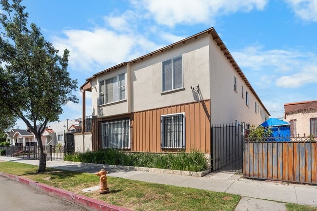 Photo - 1887 Locust Ave Unit 4