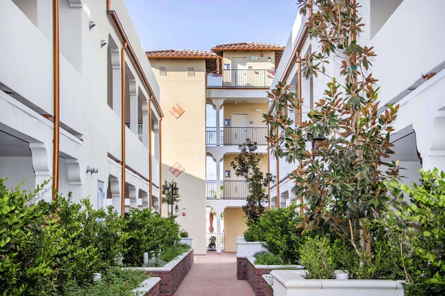Photo - Le Blanc Apartments