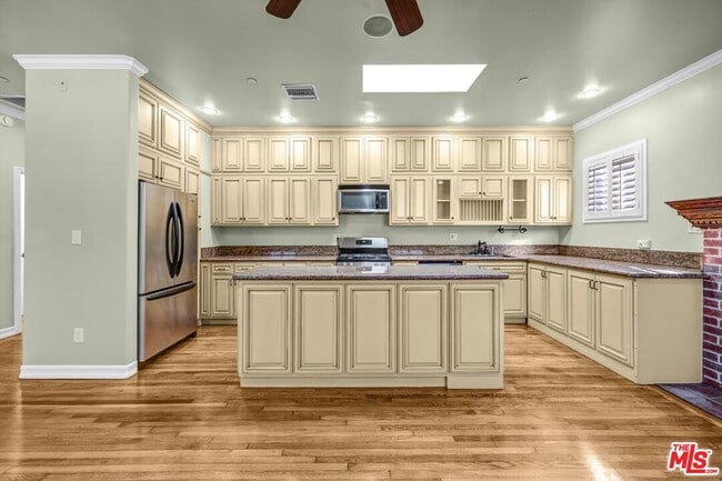 Photo - 3930 La Crescenta Ave