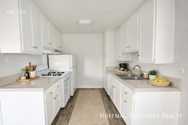 Photo - 10537 Rose Ave Unit 24