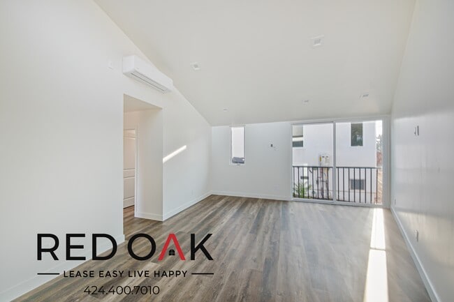 2134 1/2 Cove Ave - 2134 1/2 Cove Ave Condo Unit 2134