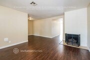 Photo - 7823 Louise Ave