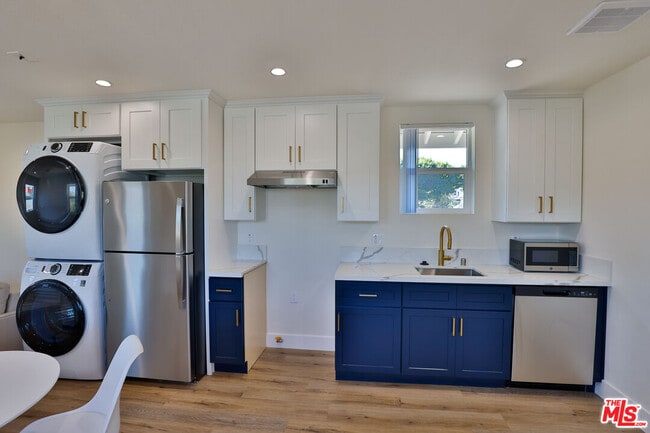 Photo - 1237 W 25th St Unit 1241