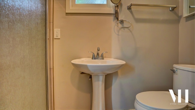 Photo - Modern Three Bedroom House Near USC Campus!