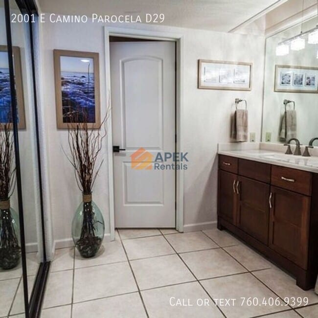 Photo - 2001 E Camino Parocela