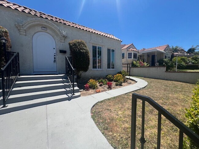 214 - 214 Apartment Unit 1229