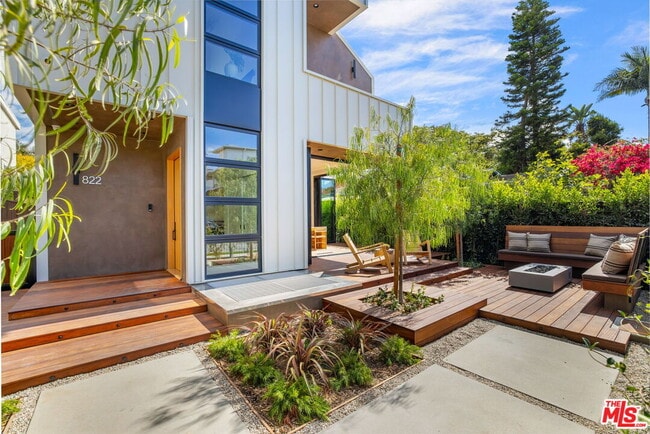 Photo - 822 Superba Ave