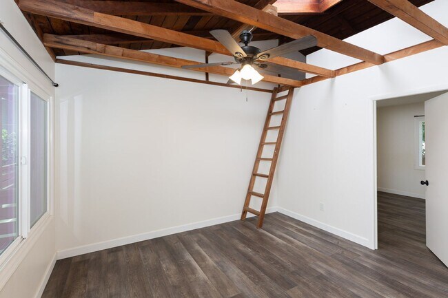 Photo - 1 bed, 1 bath - South Mission Hills neighborhood
