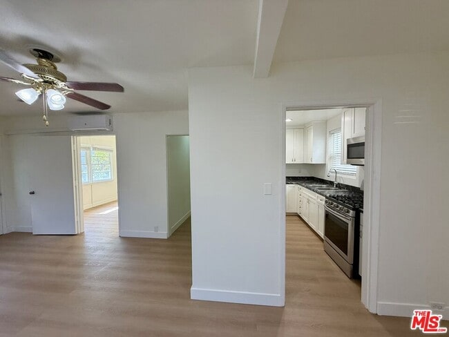 Photo - 221 S Kenwood St Unit 1