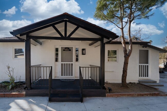 Building Photo - 471West Unit 471