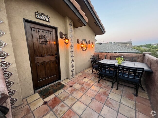 Private balcony with dinning - 7815 W 83rd St Rental