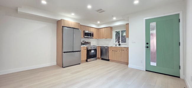 Photo - 1330 Tamarind Ave