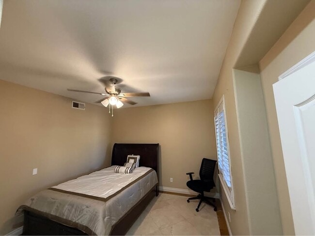 Photo - 1411 Scenic Ct