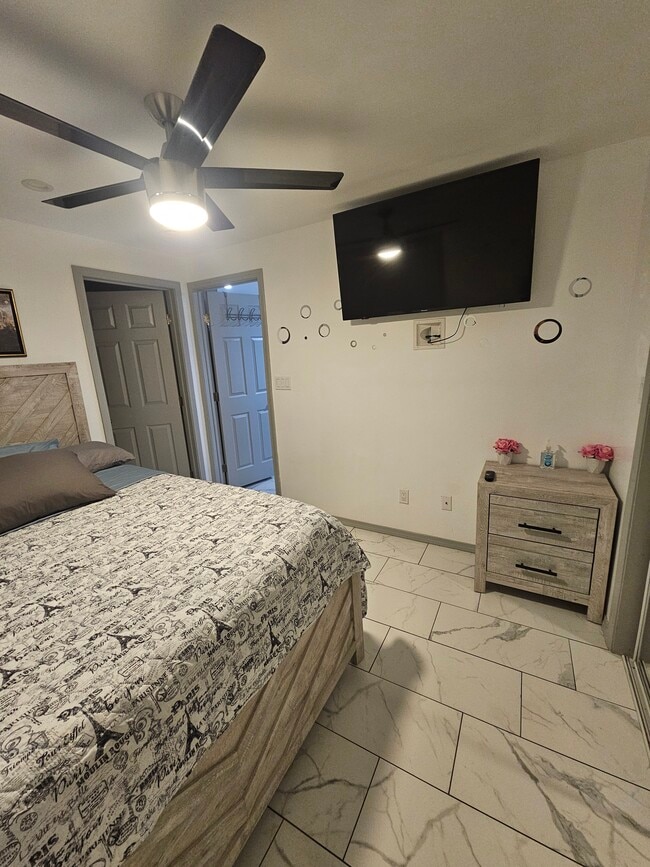 Bedroom - 124 E 135th St Unit Back