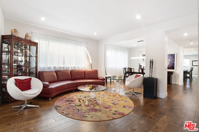 Photo - 2947 Kelton Ave