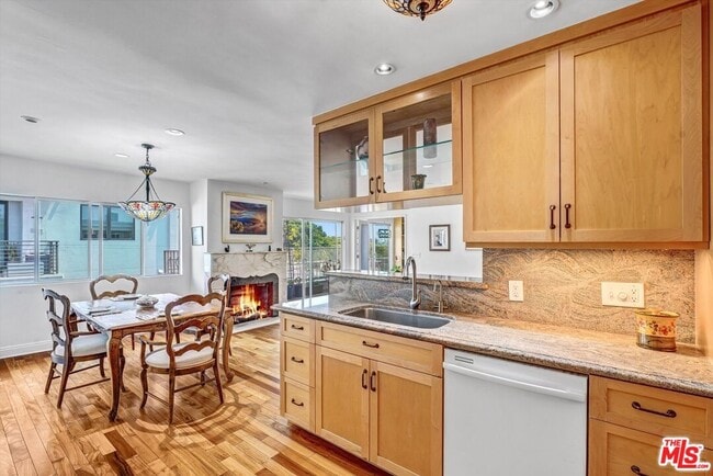 Photo - 910 S Holt Ave Unit 305