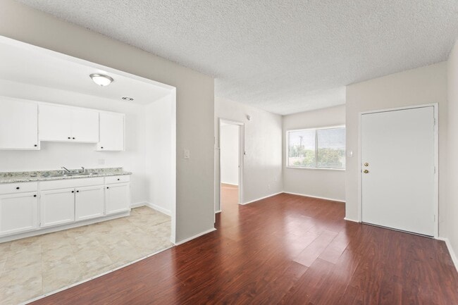 Photo - 1254 W 110th St Unit #18