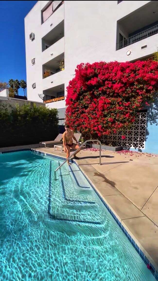 Photo - 7560 Hollywood Blvd Unit 303