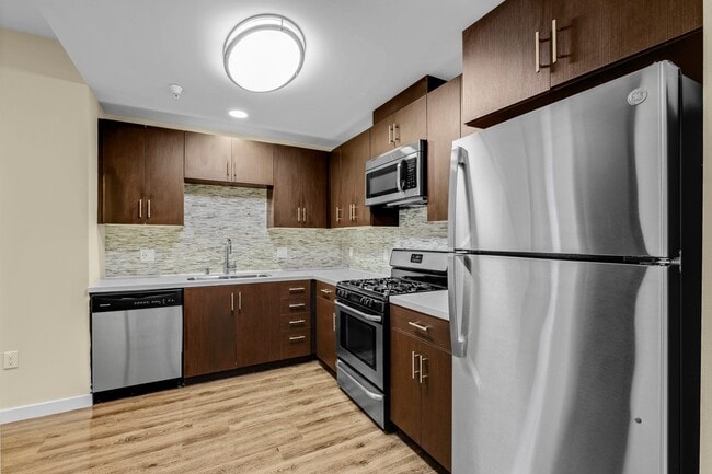 Building Photo - Berkshire K2LA