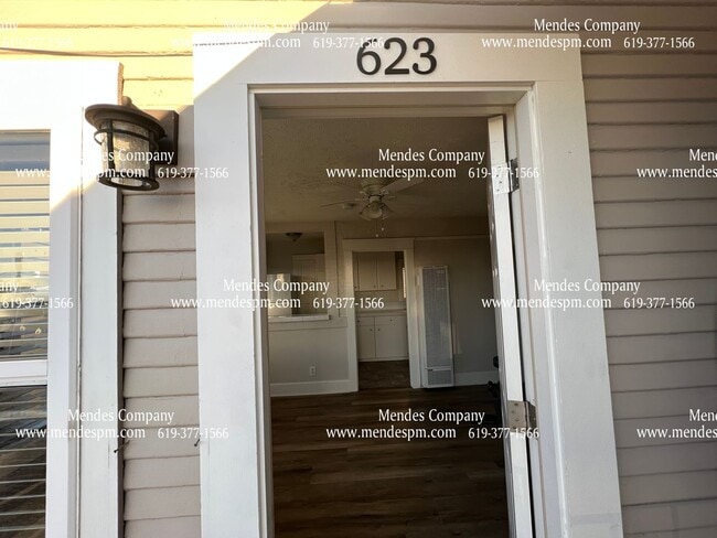 Photo - 623 W Kalmia St