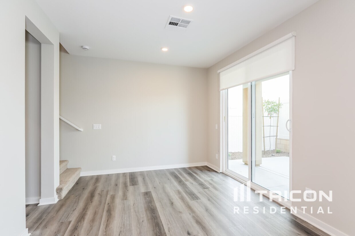 3D Tour - 28095 Rosetta St House