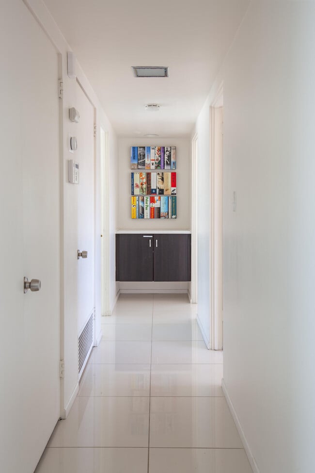 Photo - 2007 E Andreas Rd