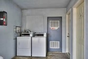 Laundry Facilities - 6565 Segovia Rd