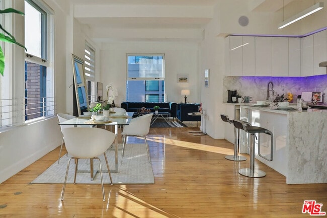 Photo - 125 4th St Unit 913