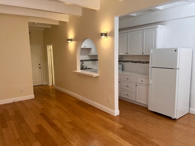 Photo - 3005 Main St Unit 101