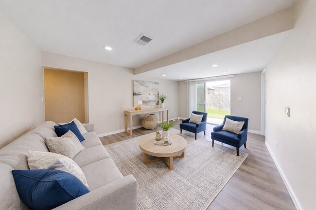 Photo - 8BD/3BA, Great Yard and Patio!