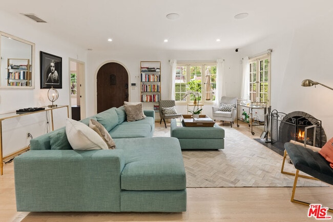 Photo - 708 Westbourne Dr