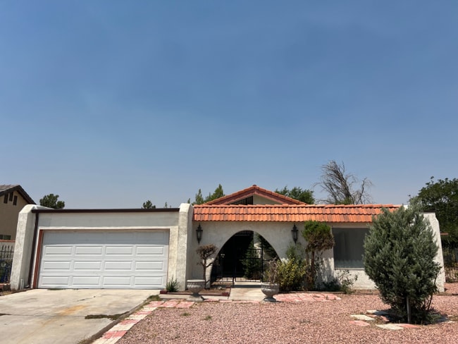 Photo - 13850 Dahlgren Dr House