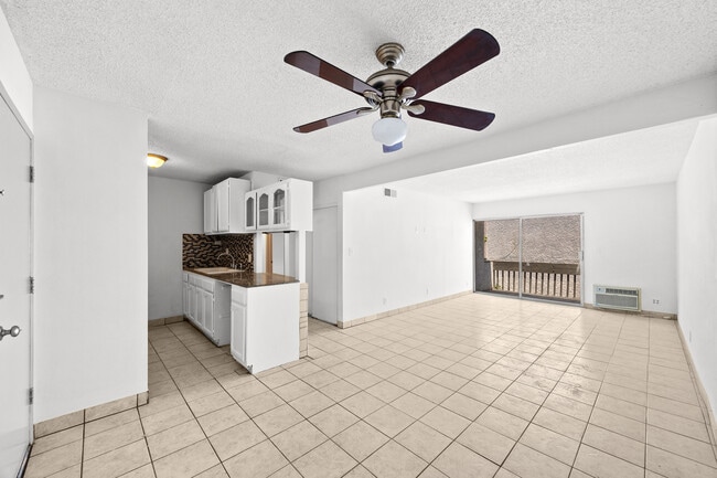 Photo - 18620 Hatteras St Condo Unit 274