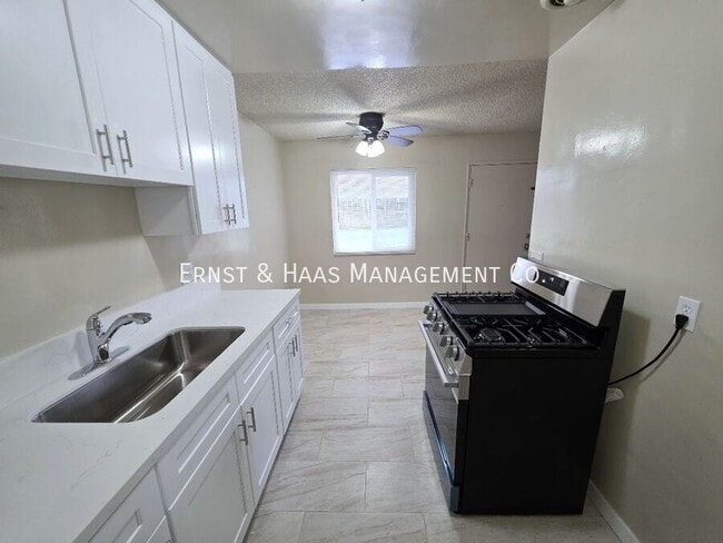 Building Photo - 9119 Rose St Unit #04