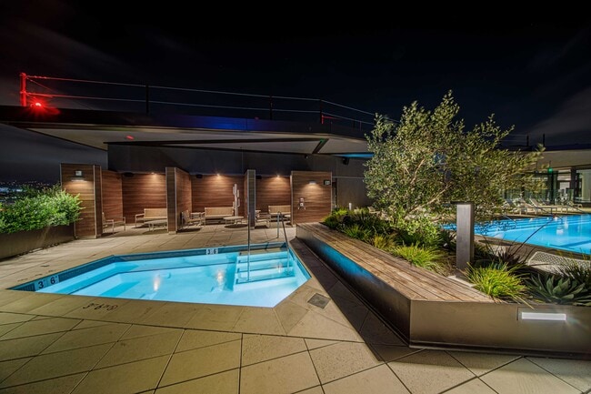 Photo - 6401 Wilshire