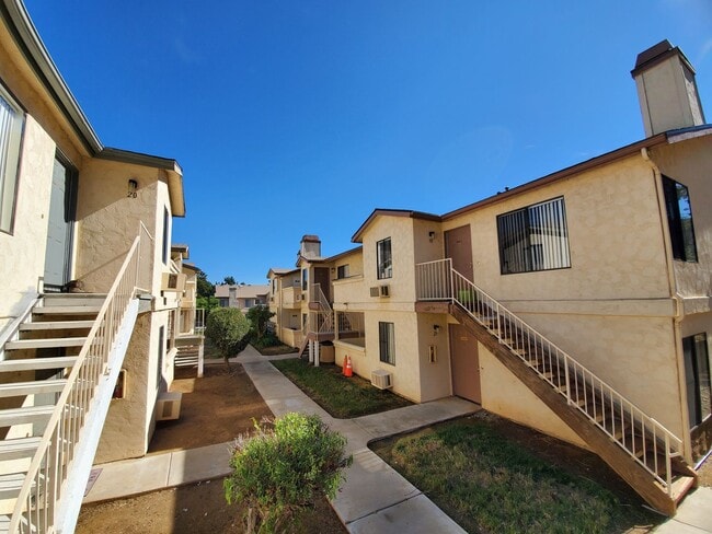 Photo - Fallbrook Hills Apartments