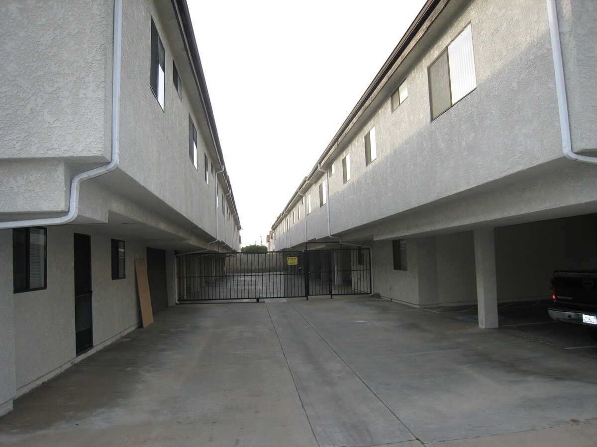 Photo - 16001 Denker Ave Apartments Unit 11