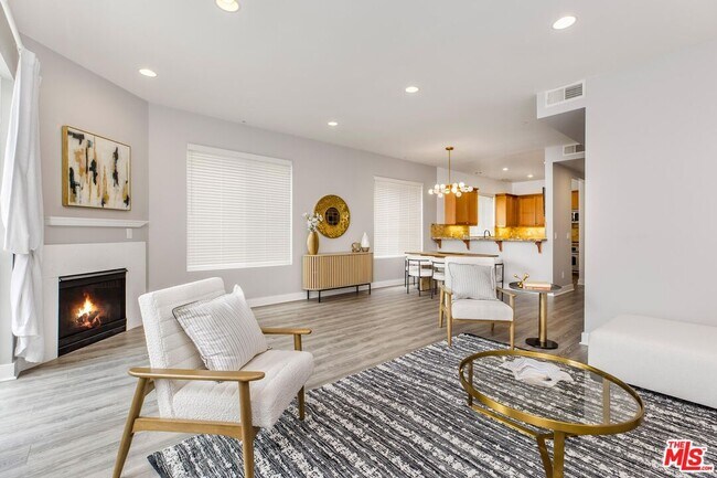 Photo - 11851 Laurelwood Dr Unit 102